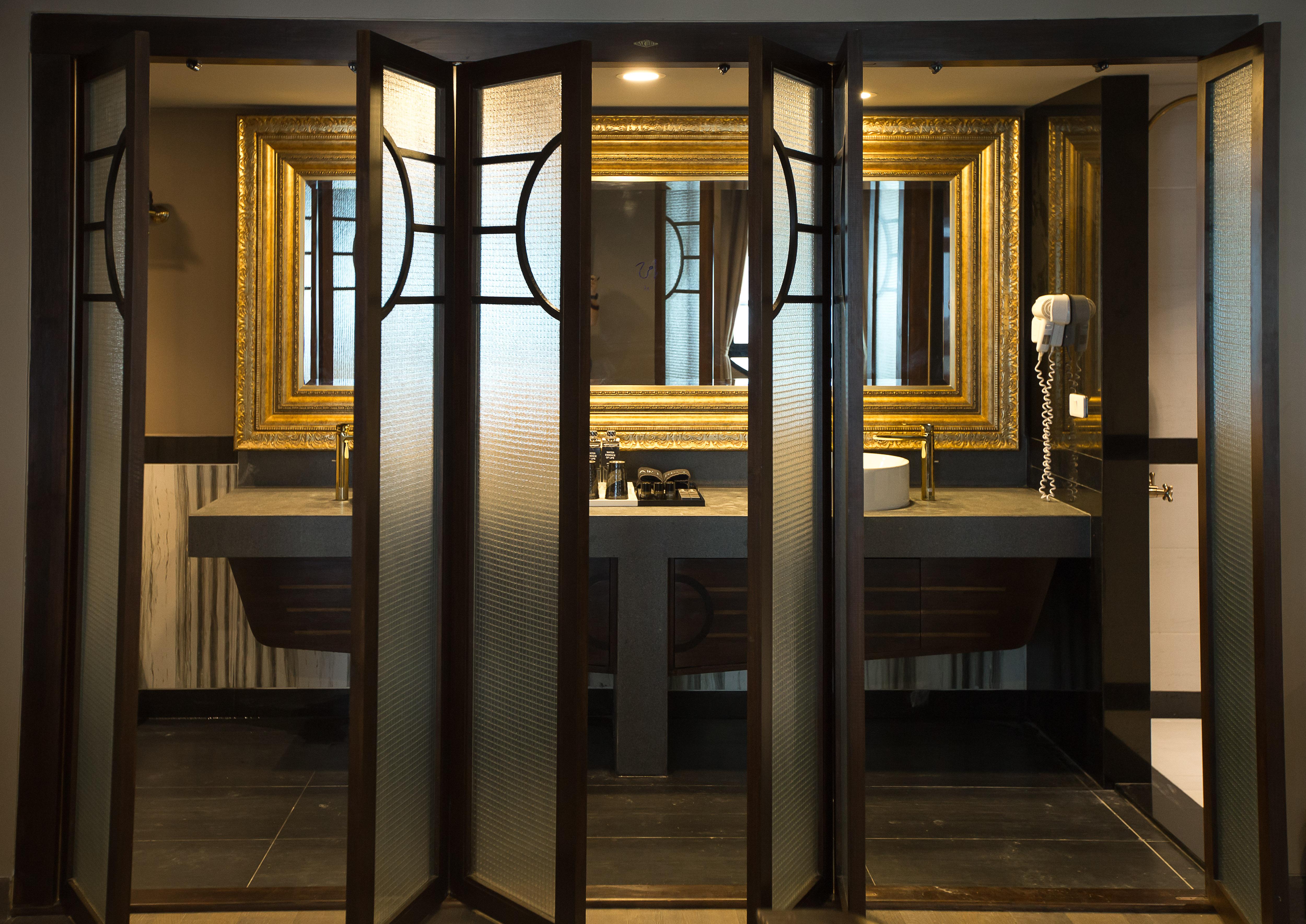 Art Mai Gallery Nimman - Sha Hotel